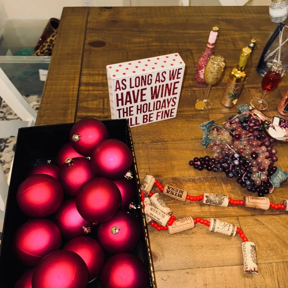 Festive Wine themed tree decorations over 100 pieces! Such a fun addition!